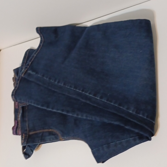 Gloria Vanderbilt Women's Amanda Classic High Rise Tapered Jean - Picture 1 of 13